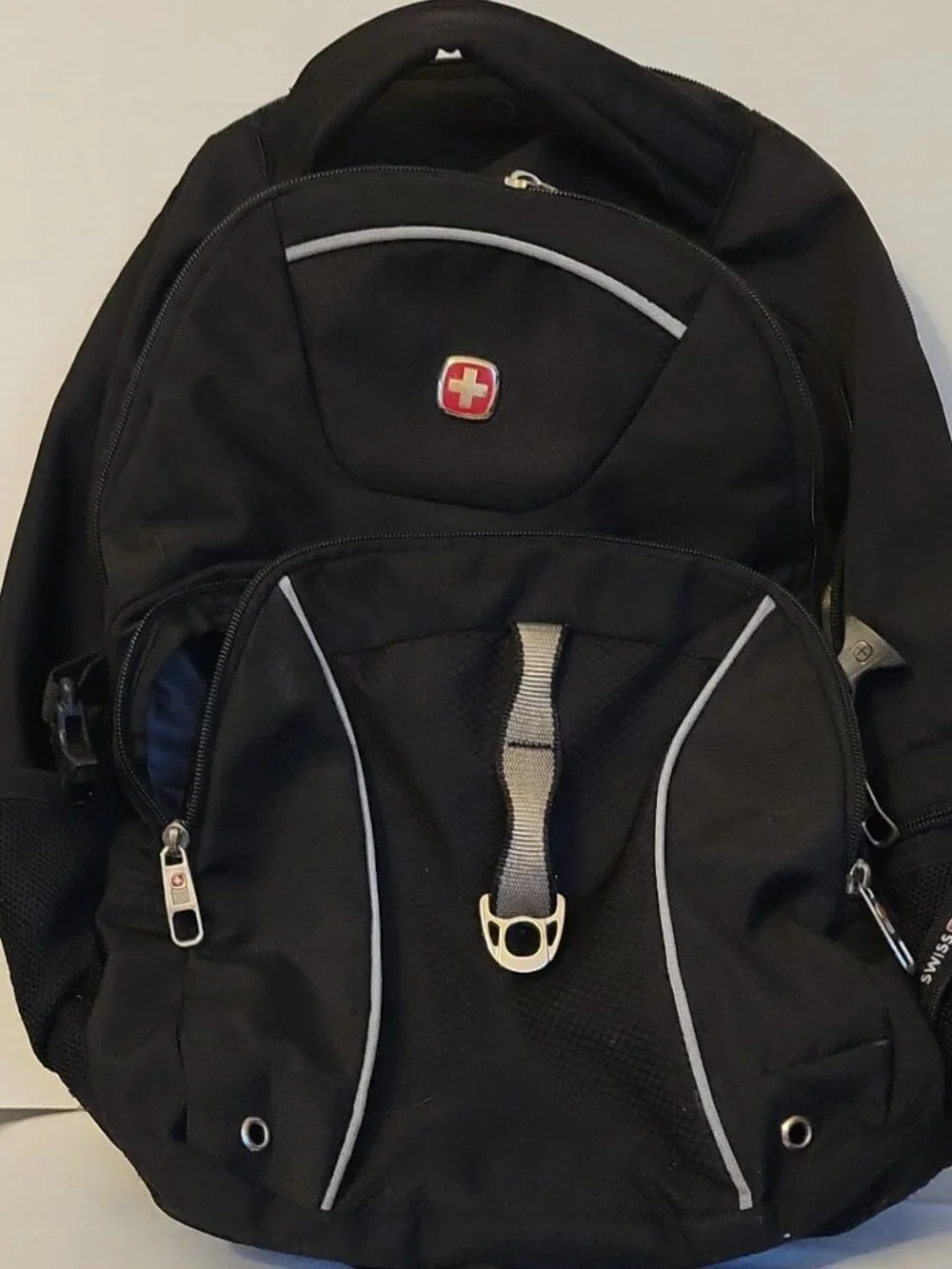 SWISSGEAR Airflow Large Backpack, Airflow Back Panel, Zip, Padded Straps, Black